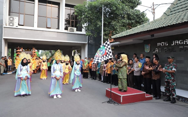 Thumbnail Berita - Meriah! Sambut Ramadan, Pemkab Jombang Adakan Megengan Kirab Tumpeng Apem