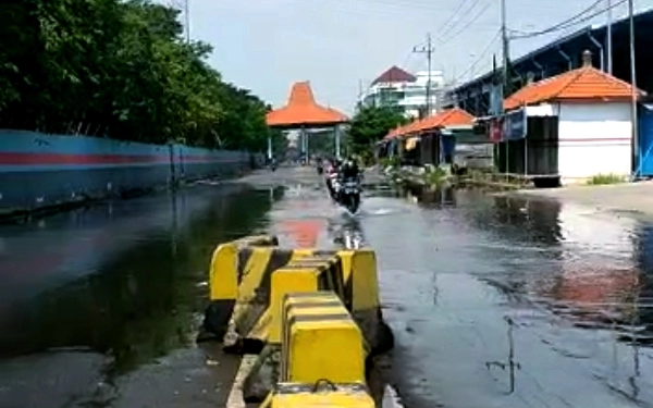 Thumbnail Gerhana Bulan, Timbulkan Banjir Rob di Surabaya