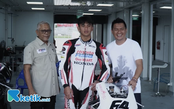 Thumbnail Berita - Mario Aji, Satu-satunya Pembalap Indonesia yang Kini Berkiprah di Moto3 GP (2)