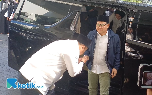 Didampingi Keluarga, Cak Imin Tiba di Hotel Majapahit Surabaya