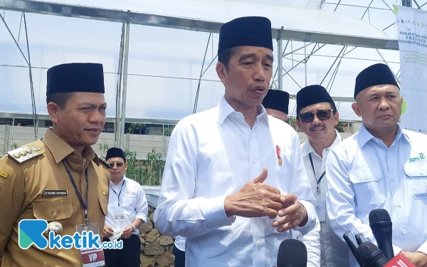 Thumbnail Jokowi Kunjungi Jatim Hari Ini, Tanam Padi dan Bagikan BLT di Tuban