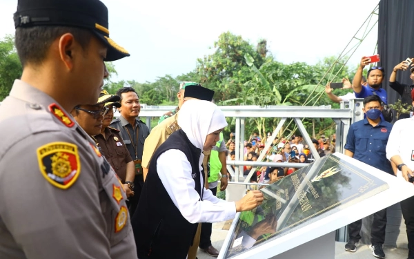 Resmikan Jembatan Bailey, Khofifah: Semoga Memberi Manfaat Besar Bagi Masyarakat