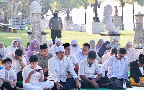 Thumbnail Salat Id di Bali, Ketua MPR: Idul Fitri  Bisa Perkuat Ikatan Kebangsaan