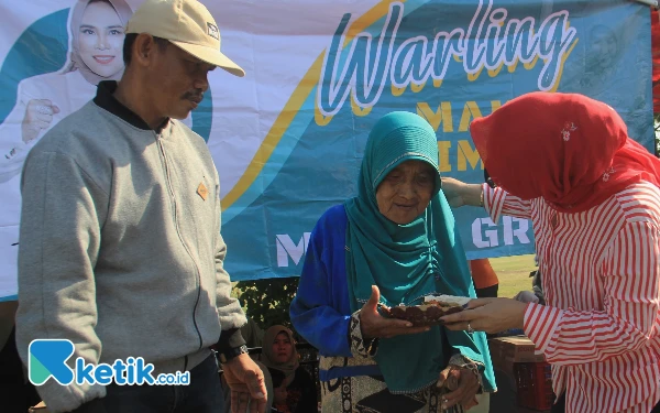 Thumbnail Berita - Hj Mimik Idayana Bawa Warling Mak Mimik ke Kedungpeluk, Senam Pagi di Timur Jembatan Bailey