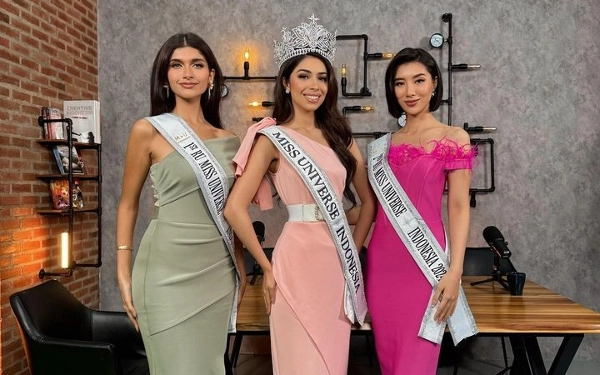 Thumbnail Momen Miss Universe Indonesia 2024 setelah wawancara bersama media belum lama ini (Foto: Miss Universe Indonesia for Ketik.co.id)