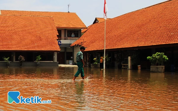 Thumbnail Akhirnya, Bupati Gus Muhdlor Setujui Permintaan Komite Sekolah untuk Merelokasi SMPN 2 Tanggulangin