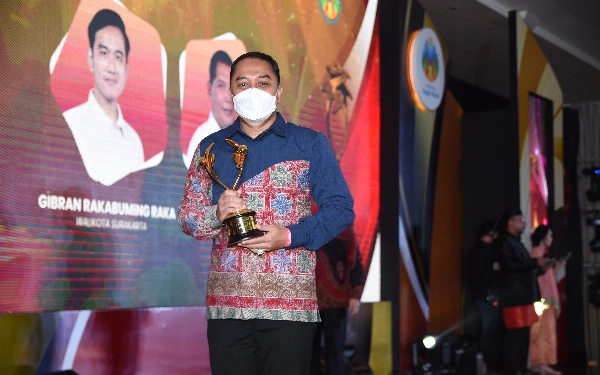 Thumbnail Berita - Hebat! Surabaya Borong Tiga Penghargaan PPKM Award