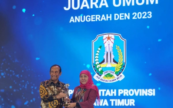 Thumbnail Berita - Jatim Juara Umum Anugerah DEN 2023, Gubernur Khofifah: Komitmen Nyata Gapai Net Zero Emission 2060