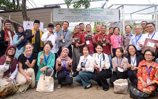 Thumbnail Studi Banding Penanganan Stunting di Indonesia, Pejabat Laos Belajar Pengelolaan Hidroponik