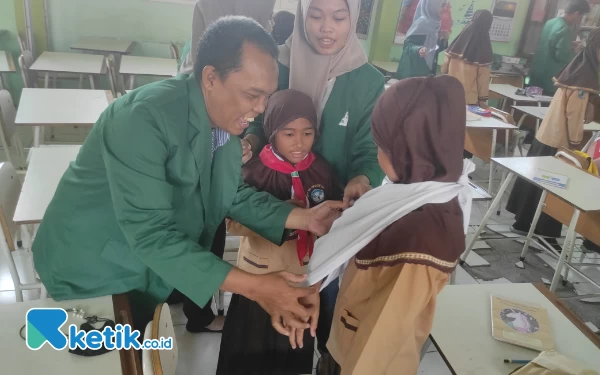 Thumbnail Dosen Keperawatan Unusa Beri Pelatihan Dokter Kecil