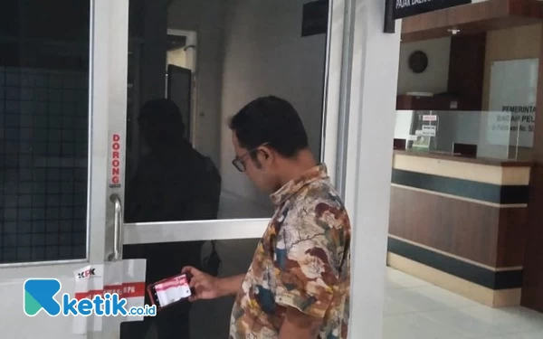 Thumbnail KPK Segel Kantor Pelayanan Pajak Daerah Sidoarjo, Empat Orang Diperiksa