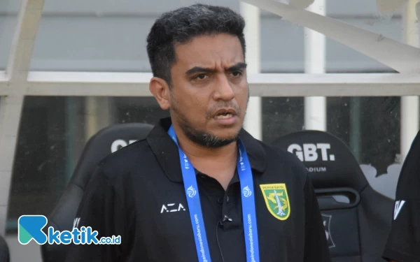 Thumbnail Ingin Permanenkan Uston Nawawi, Persebaya Surati PSSI dan LIB