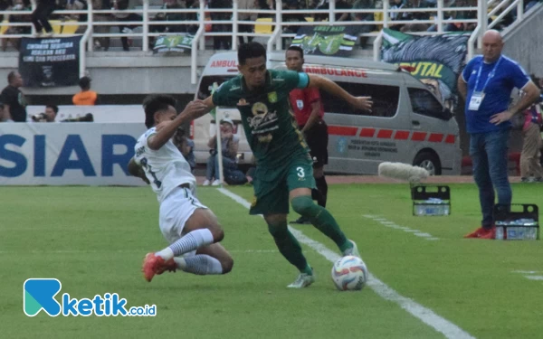 Thumbnail Josep Gombau Akui Pemain Persebaya Banyak Lakukan Kesalahan