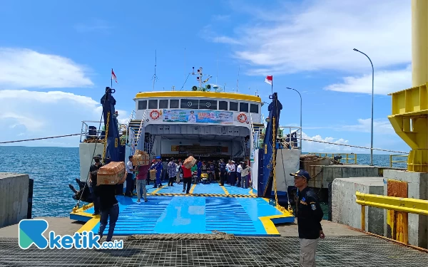 Thumbnail Arus Balik Lebaran di Pelabuhan Jangkar Situbondo Mulai Bergerak