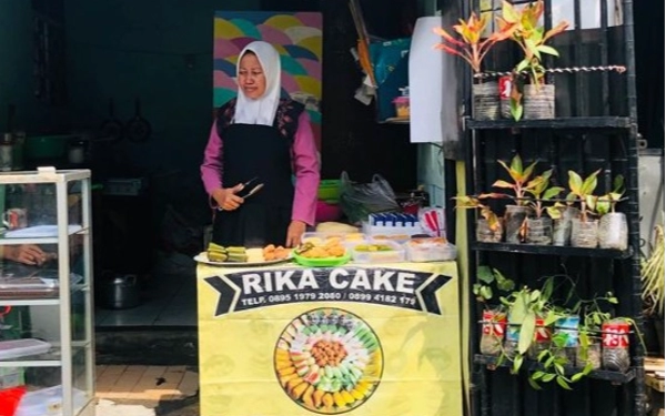 Thumbnail Berkat PNM, Rika Bisa Jual 1000 Kue  per Hari 