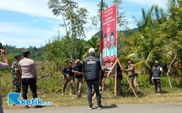 Thumbnail Berita - Langgar Aturan, 154 APK Pilkada di Aceh Jaya Dibongkar Satpol PP