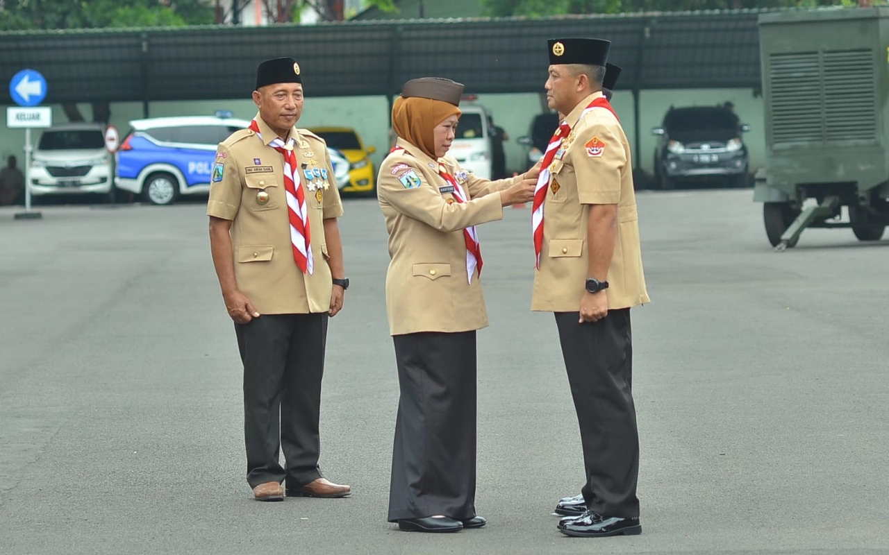 Thumbnail Khofifah Lantik Pangdam Jadi Ketua Mabisaka Wira Kartika Jatim 