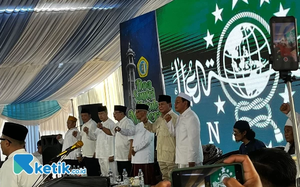 Thumbnail Pecah! Perdana di 2024 Capres Prabowo Sowan ke Ponpes Zainul Hasan Genggong Probolinggo