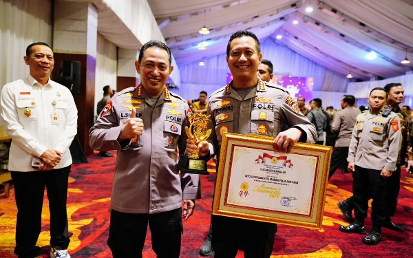 Thumbnail Berita - Polresta Bandung Raih Terbaik 1 Kompolnas Awards