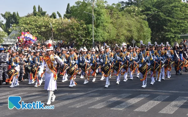 Thumbnail Peringati HUT Ke-78 TNI AL, Kirab Kota Hibur Masyarakat Surabaya