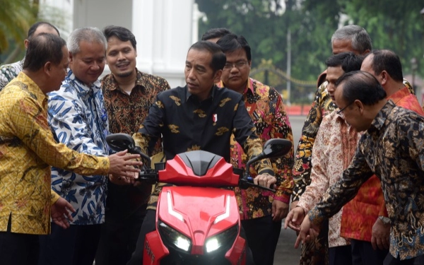 Thumbnail Berita - Subsidi Motor Listrik Berlaku Hari Ini, Ada yang Tinggal Rp9 Jutaan