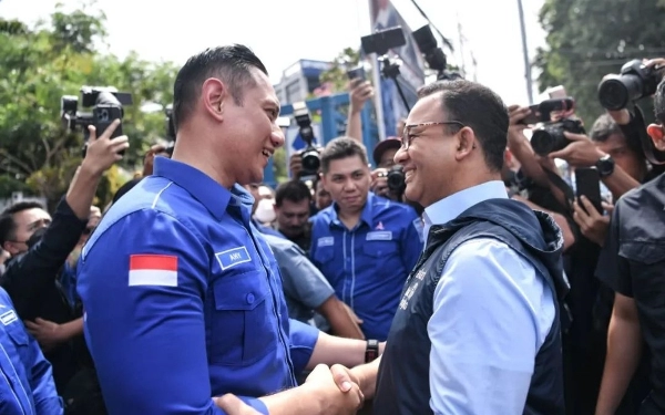 Makin Mesra, Anies Baswedan dan AHY Nikmati Konser Dewa 19