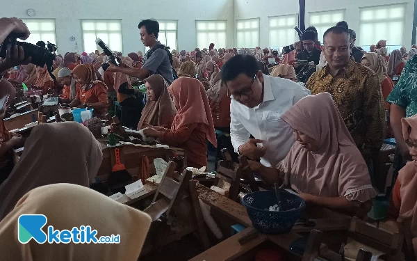 Thumbnail 3 Capres Diundang Presiden Jokowi Makan Siang Bareng, Begini Tanggapan Gus Muhaimin