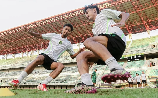 Thumbnail Berita - Hadapi Persija, Aji Santoso Terjunkan Pemain Pelapis