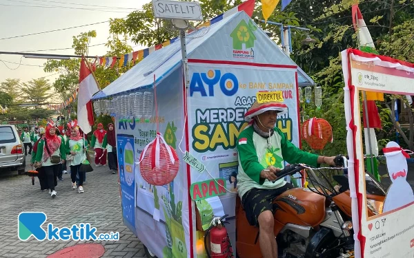 Thumbnail Warga Kelurahan Sekardangan Kampanye Ajak Masyarakat Peduli Lingkungan