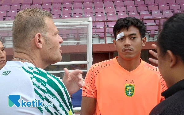 Thumbnail Berita - Jelang Derby Jatim, Persebaya Krisis Kiper