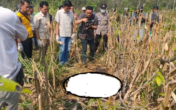 Thumbnail Berita - Kenakan Gelang Kuningan di Tangan, Berikut Ciri-Ciri Mayat Perempuan yang Tewas di Kebun Jagung Ngawi