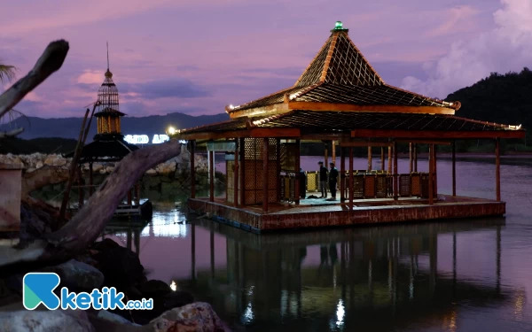 Thumbnail Sambut Petang Ramadan di Masjid Apung Pancer Door Pacitan