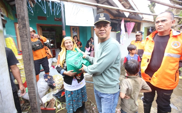 Bupati Bandung Tinjau Lokasi Banjir Soreang